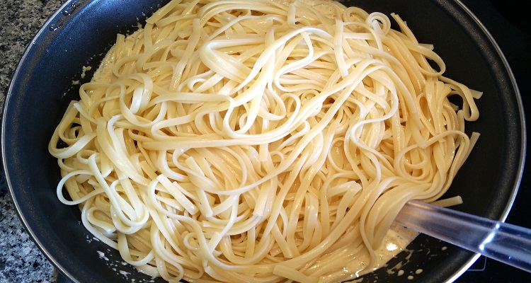 COMO SE DEBE HACER LA CARGA DE CARBOHIDRATOS EL DIA ANTES DE UNA CARRERA DE 21K Y 42K