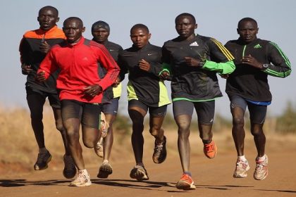 IAAF-DIL-Kenya-120202-Emmanuel-Mutai-group-training-Kaptagat-34