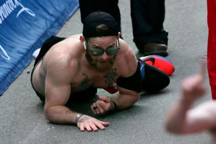 190415174048-micah-herndon-boston-marathon-crawl-0415-super-tease