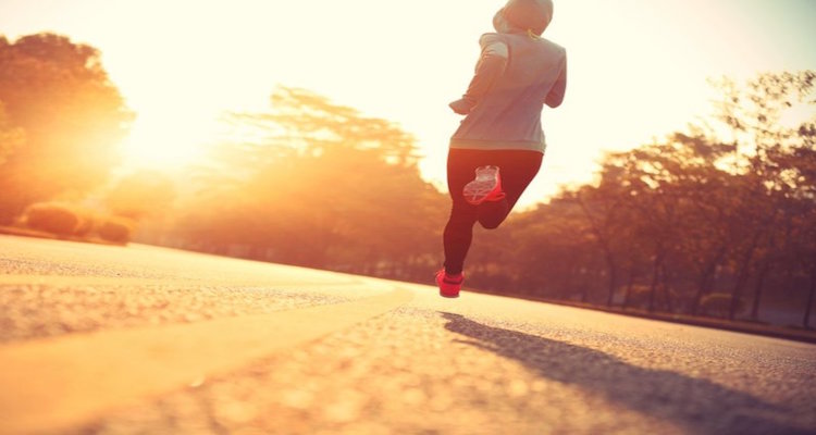 beneficios de correr en la mañana